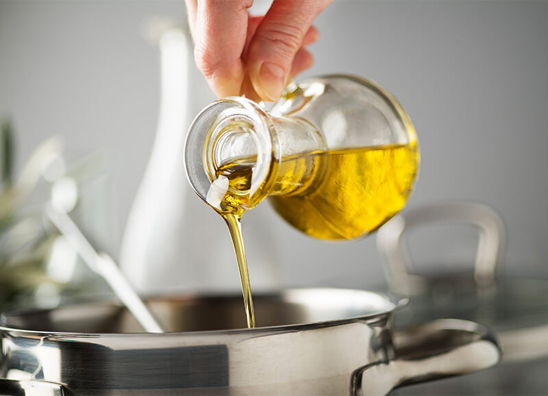 cooking with olive oil feature